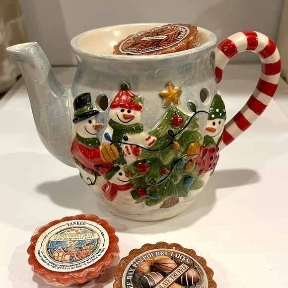 Yankee Candle Snowman Teapot Tart Warmer Winter Christmas Holiday with 3 Tarts - Picture 1 of 9
